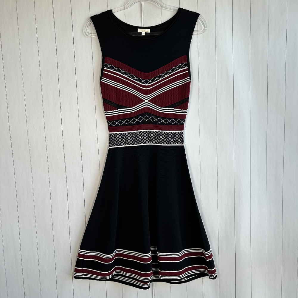 Shoshana size M knit dress fit & Flare black red sleeveless knee length stretchy
